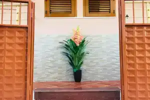 Atlantis Apartments, Orik