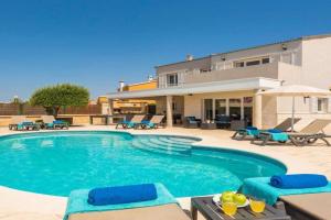 Gris 4 bedroom villa, Cala'n Forcat, Cala'N Blanes