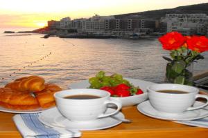 Marsalforn Sea View Beachfront Studio Apartment, Marsalforn