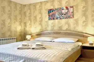 ApartPoltava NOVIY budinok, v samomu TsENTRI 2-OKREMI kimnati, PANORAMNIY BALKON, Poltava