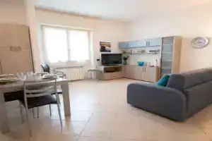 Central Suite Apartments, Moniga