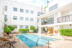 Fountain condo 2 story Pool BBQ Balcony Apartments, Miami Beach