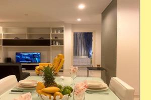 Stylish Condo w. Pool View 2F Apartments, Bang Tao