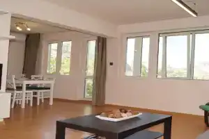 Spacious 2BDR - FREE Parking - Walk Everywhere - 300 Mbps WiFi Apartments, Varna