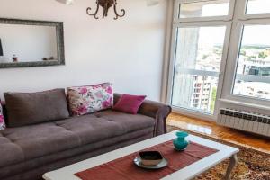 Bubamara Nikole Pasica Apartments, Kraguyevats