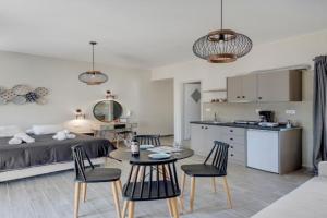 Guesthouse ERI, Syros Island