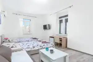 Market & Art square place Guest house, Rijeka