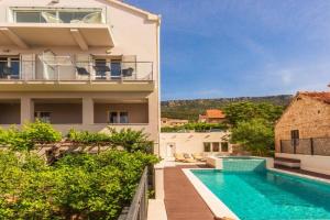 Bol Summer Residence Apartments, Bol