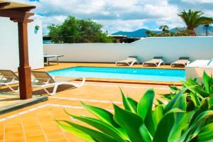 Villa Conil with heated pool and air conditioning, Playa Blanca