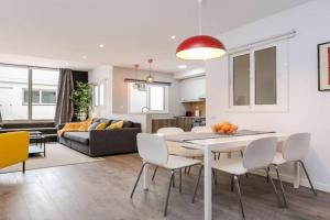 3 Bdr&terrace Close To Subway Apartments, Cornella de Llobregat