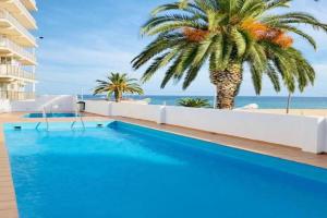 Investingspain Studio beach paradise front sea views on the beach, Platja d'Aro