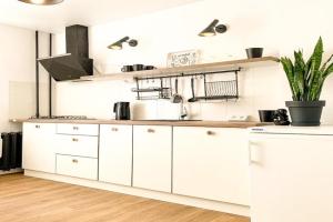 Birdie Home at Nauky metro Apartments, Kharkiv