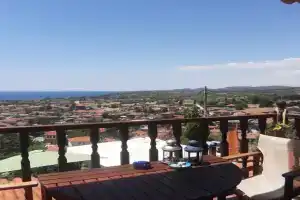 Hill Blue Apartments, Nikiti