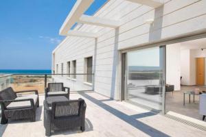 Chic Sea View Balcony Escape by Sea N' Rent Apartments, Nahariyya