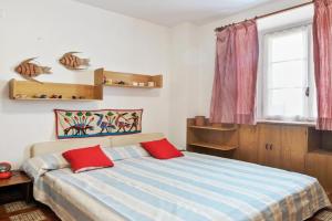 Camogli Bright Apartment with Parking, Camogli