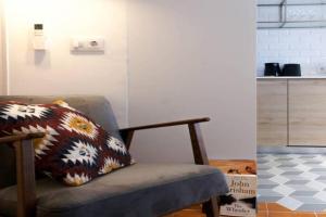EIFFEL BRIDGE BOUTIQUE APARTMENT, Girona