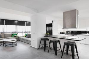 Emfasis Loft Spacious and Elegant Apartments, Heraklio Town