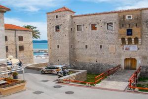 Heritage Villa Vitturi Sea View, Kastel Stari
