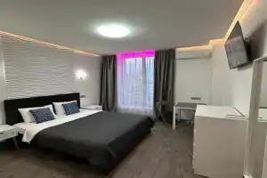 Rybalsky Studio Apartment Podil - Dnipro View, Kiev