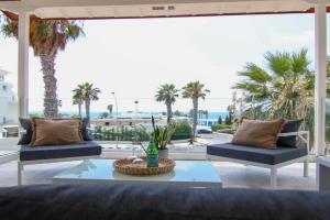 Phaedrus Living: Seaside Luxury Flat Limnaria 152 Apartments, Paphos