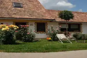 Zsófi Vendégház Apartments, Szekszard