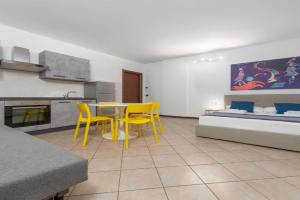 Casa da Suite Star, Rho