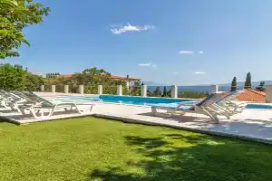 Gorgeous Home In Apartments, Novi Vinodolski