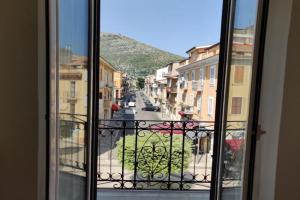 Casa San Rocco, Fondi