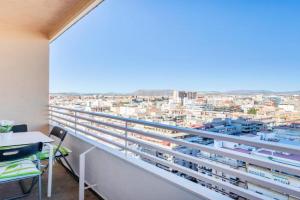 Beach Suite, city & mountain view Apartments, Alicante