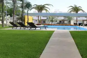 Casa nueva con 3 recamaras y a un lado de alberca, Cancun