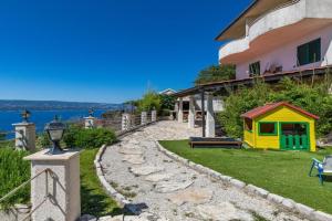 Family friendly house with a swimming pool Lokva Rogoznica, Omis - 4328, Mimice