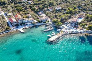Beachfront 5BR Home Victoria Guest house, Bibinje