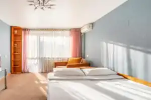1 -k na Podoli v budinku ie ukrittya Apartments, Kiev