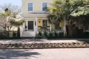 111 Waldburg street Beautifully Renovated Historic 5 bedroom 5 bath, Savannah