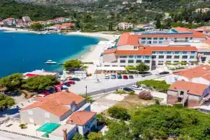 Amazing Home In With Kitchen Guest house, Slano