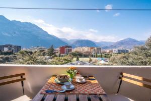 Entire flat, 1 minute walk from lake of Garda Apartments, Riva del Garda