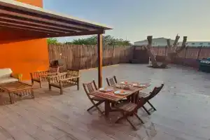 Romántico apartamento, piscina y BBQ en Playa La Tejita, La Mareta