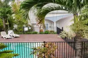 Splendeur Sur La Mer Premiere Apartments, Airlie Beach