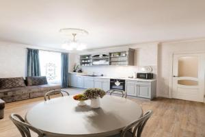 LUX apartment on Duhnovicha street .Free parking., Uzhgorod