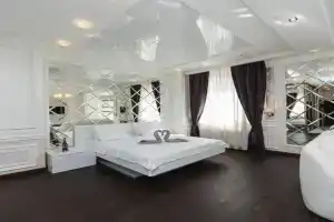 Nikira apartment 56 Obolonskaya naberezhnaya, Kiev