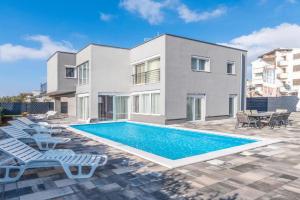 Gorgeous Home In With Wifi Guest house, Bibinje