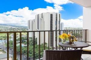 Mountain View Getaway, Free Parking and Beach Steps Away Apartments, Honolulu