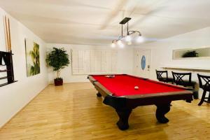 Tempe Escape with Heated Pool, Billiards & Firepit Fun Guest house, Tempe