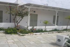 ISALOS ROOMS ON THE BEACH, Livadion