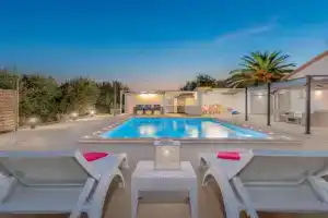 Beautiful Home In Guest house, Pula