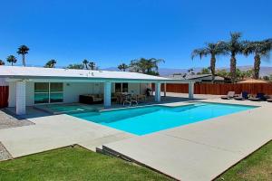 Escape To Guest house, Palm Desert