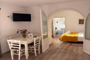 Marilyn's House 2, Frascati