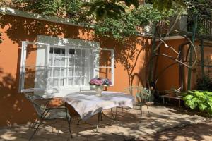 Cozy Apartment in a Historic Villa, Merano