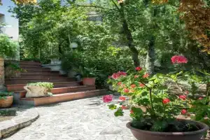 Charming House in with Lake View, 200 m², Amelia