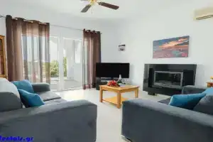 Executive Villa Villa 2 Bedroom Villa Private Pool & Sv, Gennadi